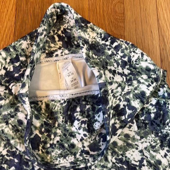 Multi colored running capris - Picture 2 of 2